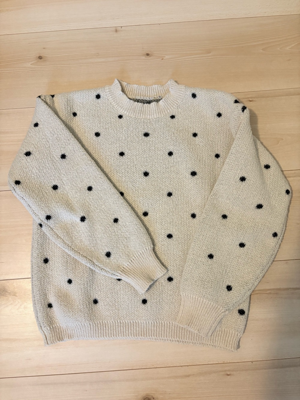 SHEIN Cream Crewneck Sweater with Black Polka Dots